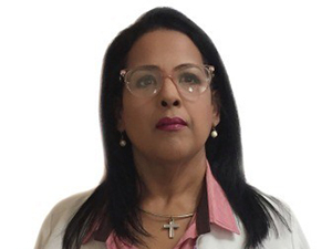 Dra. Verónica Arias Román